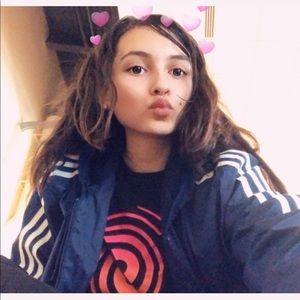 Meet your Posher, Desiree